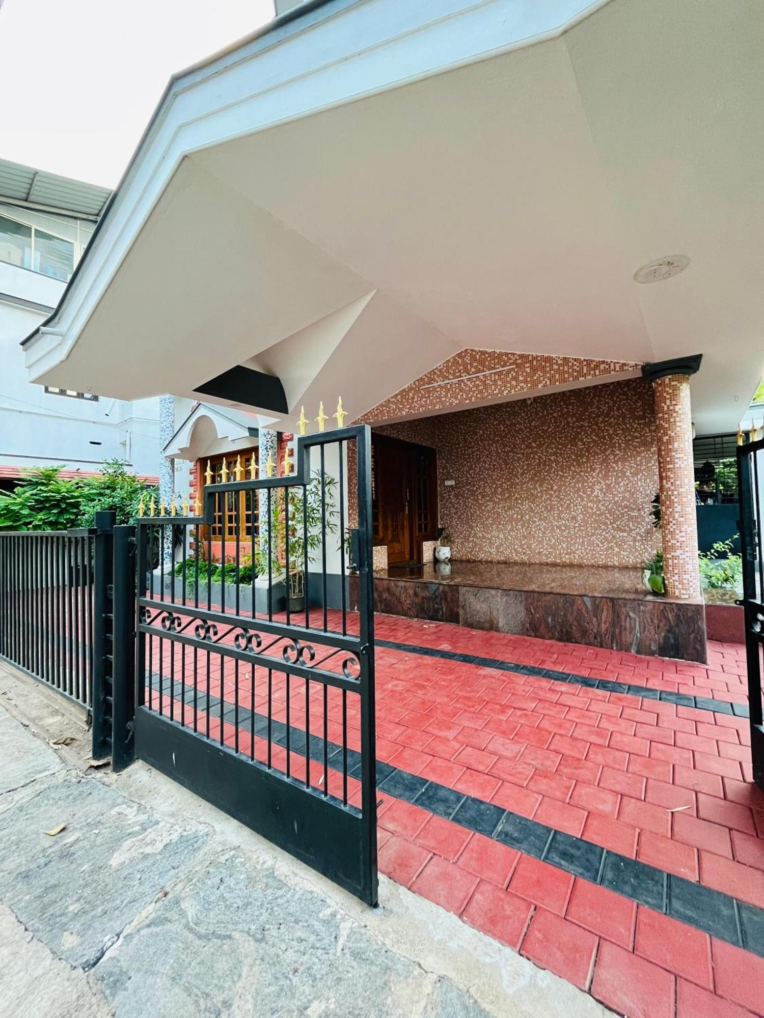 Spacious 3-Bedroom Private Villa In Mangalore - Ideal Getaway For Family And Friends Buitenkant foto